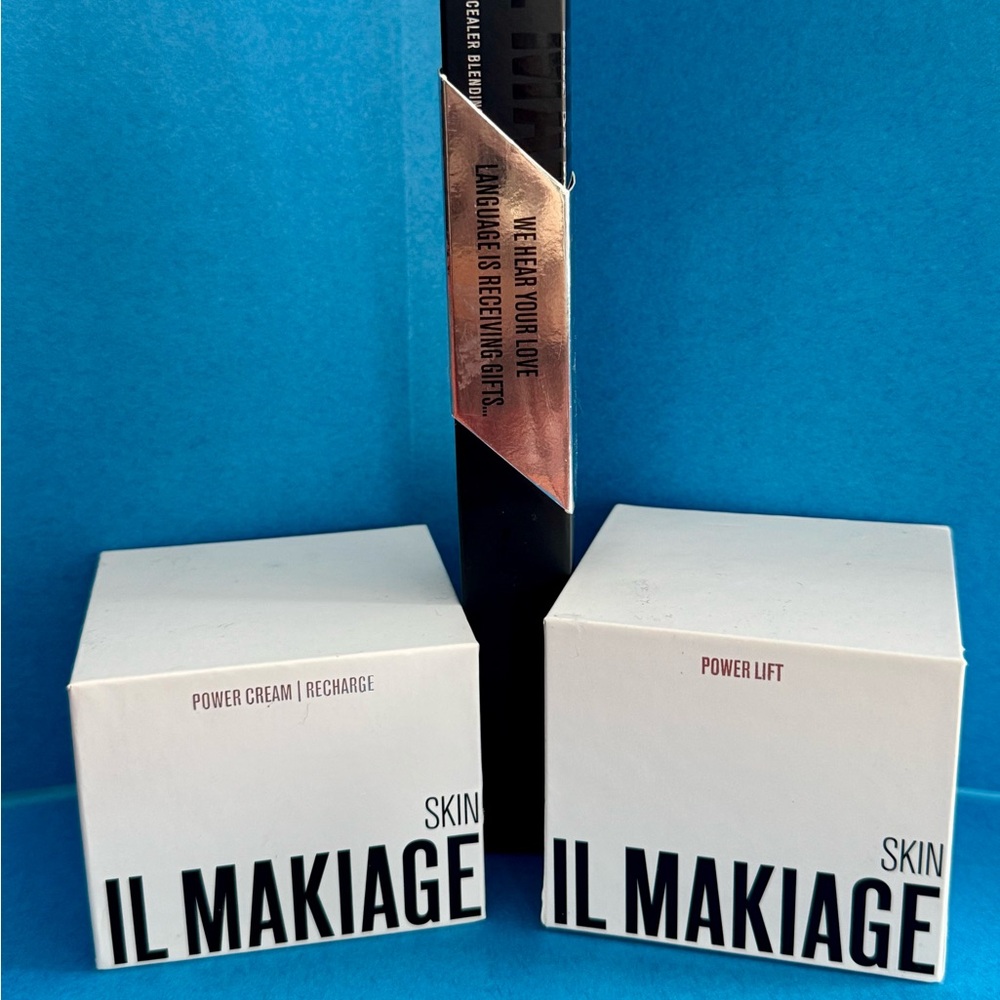 IL MAKIAGE Skincare Set - White and Black